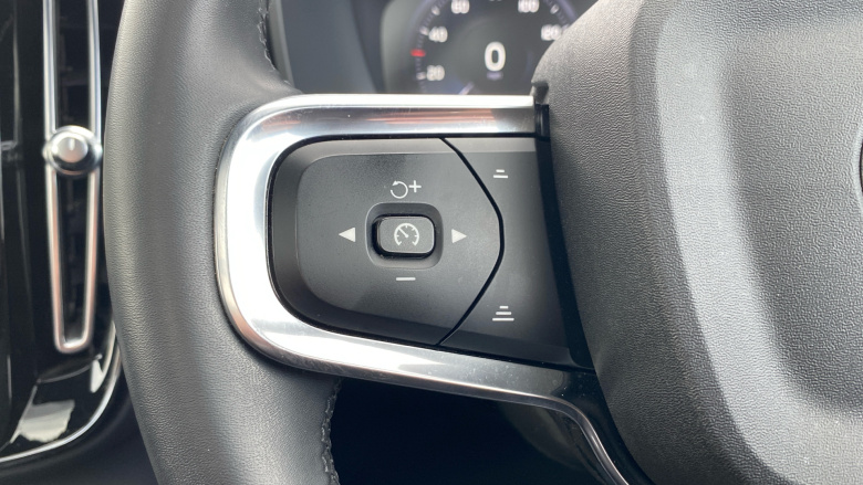 Volvo Xc40 1.5 T5 Recharge PHEV Ultimate Dark 5dr Auto Estate